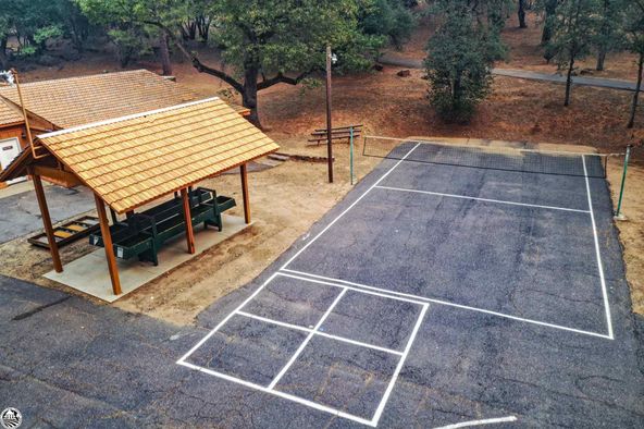 17301 Silver Spur Dr, Tuolumne, CA 95379